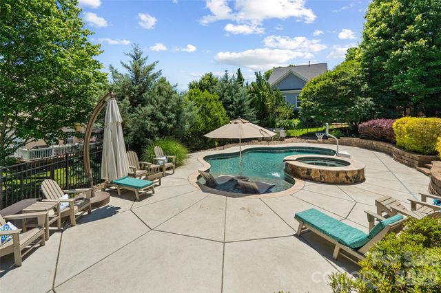 6008 Langham Court, Charlotte, NC 28269