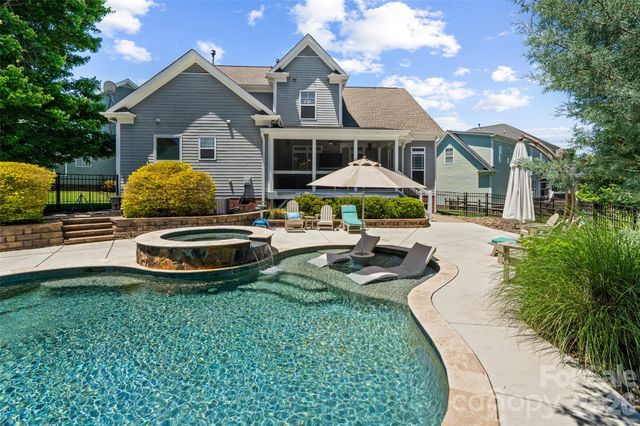 6008 Langham Court, Charlotte, NC 28269