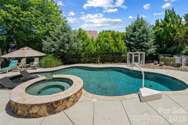 6008 Langham Court, Charlotte, NC 28269