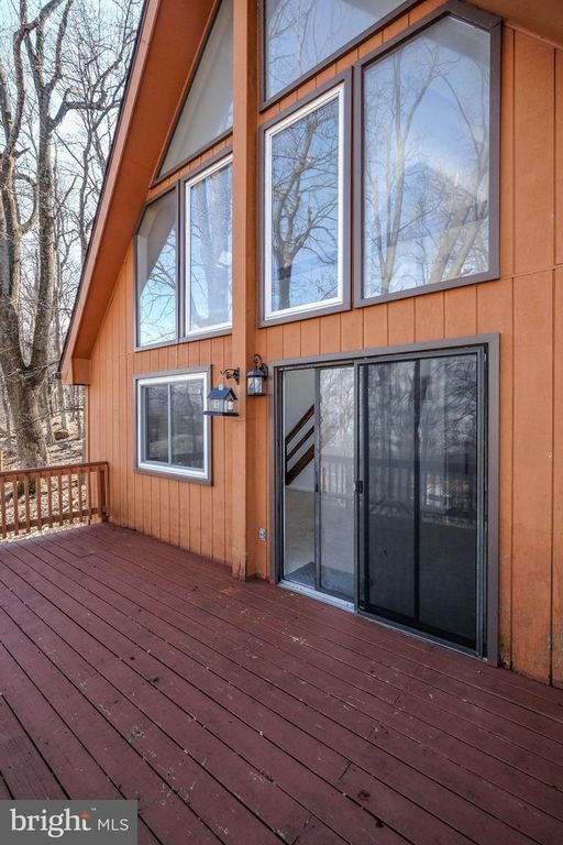 Image 15 of property listing at 59 ALPINE DR, Front Royal, VA 22630