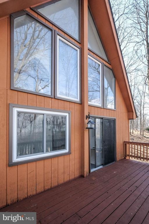 Image 16 of property listing at 59 ALPINE DR, Front Royal, VA 22630