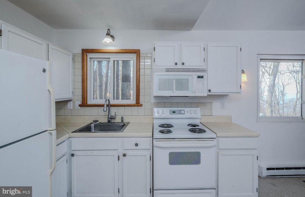 Image 26 of property listing at 59 ALPINE DR, Front Royal, VA 22630