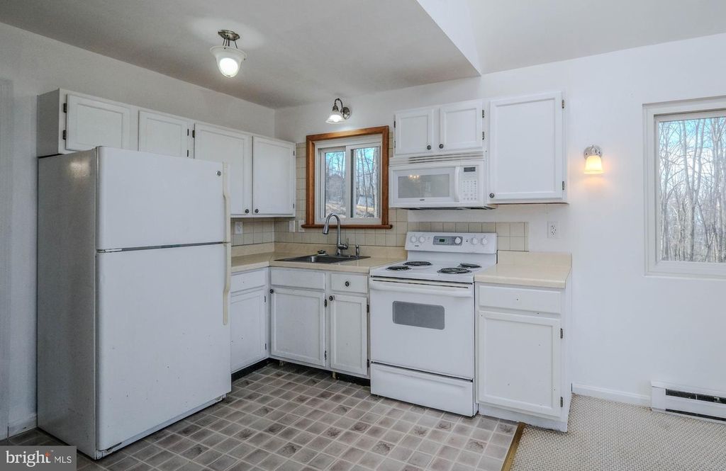 Image 28 of property listing at 59 ALPINE DR, Front Royal, VA 22630