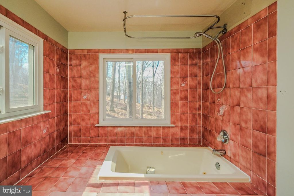 Image 33 of property listing at 59 ALPINE DR, Front Royal, VA 22630