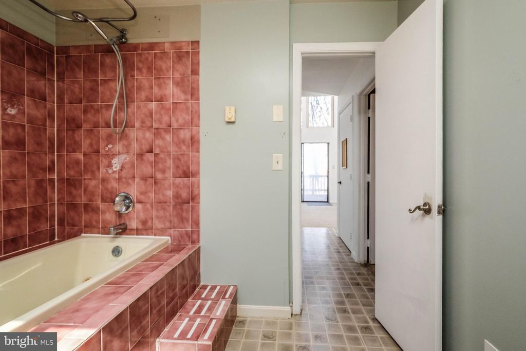 Image 34 of property listing at 59 ALPINE DR, Front Royal, VA 22630