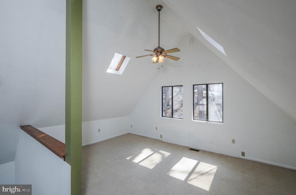 Image 37 of property listing at 59 ALPINE DR, Front Royal, VA 22630