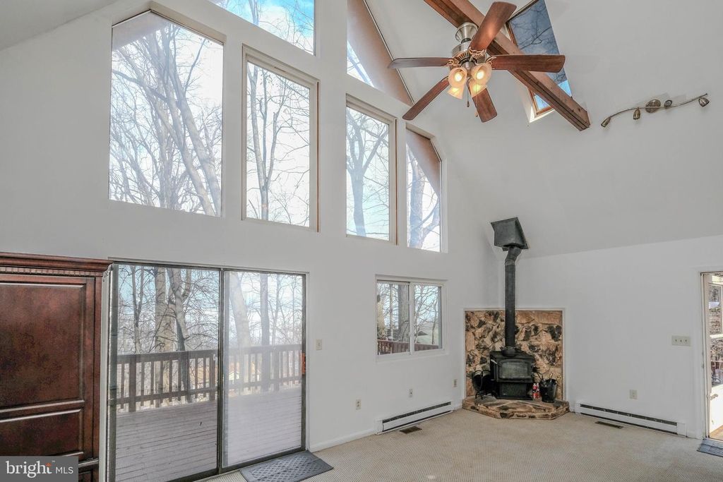 Image 4 of property listing at 59 ALPINE DR, Front Royal, VA 22630