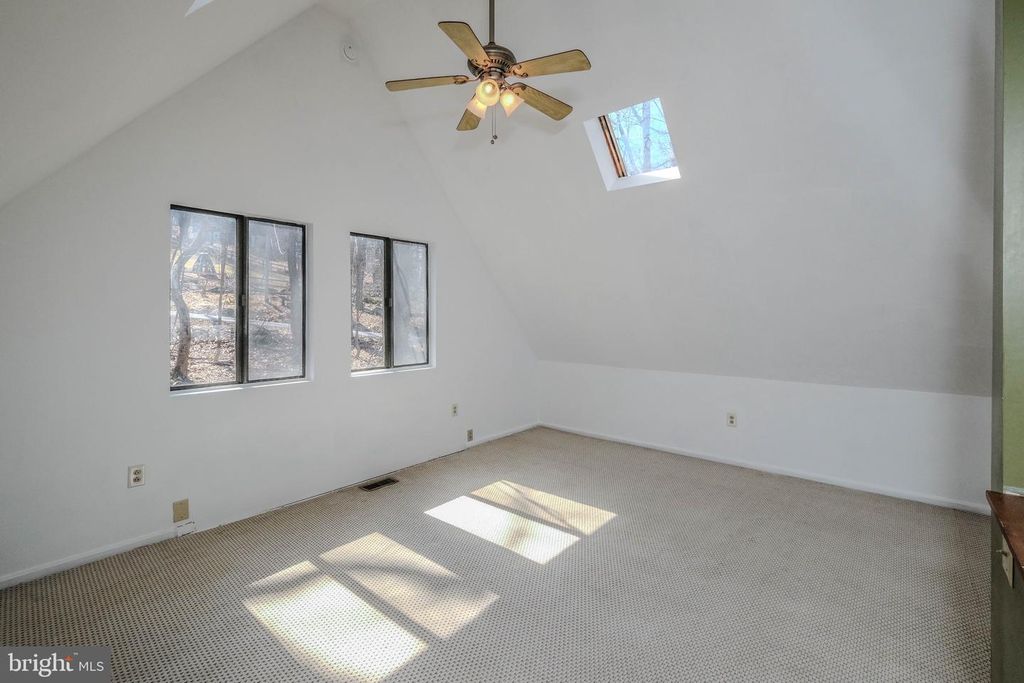Image 40 of property listing at 59 ALPINE DR, Front Royal, VA 22630