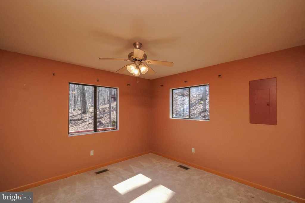 Image 42 of property listing at 59 ALPINE DR, Front Royal, VA 22630