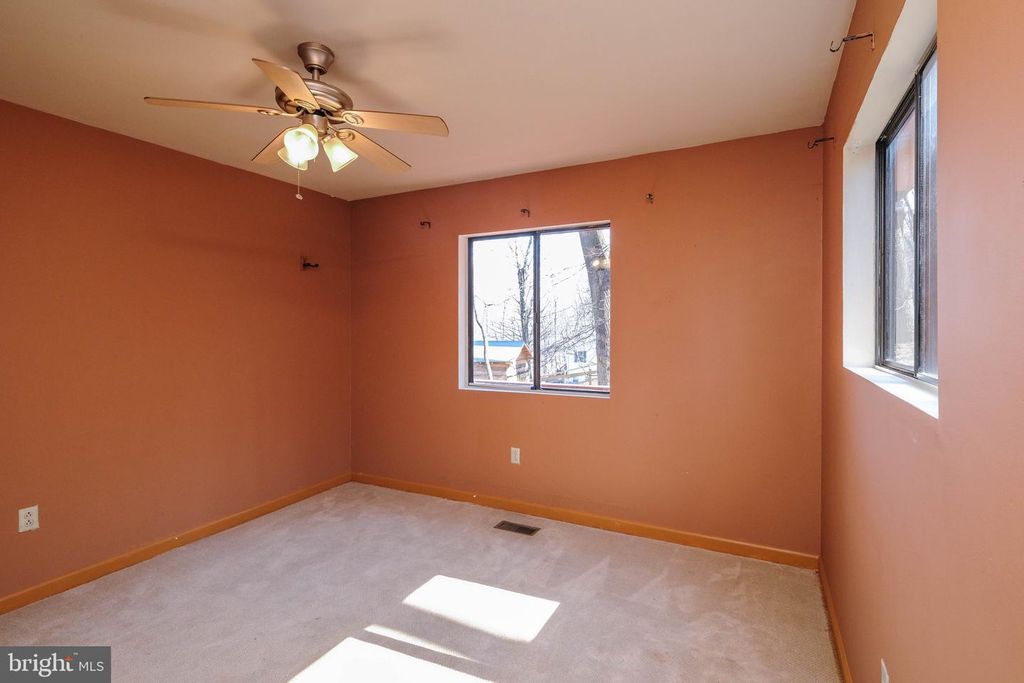 Image 46 of property listing at 59 ALPINE DR, Front Royal, VA 22630