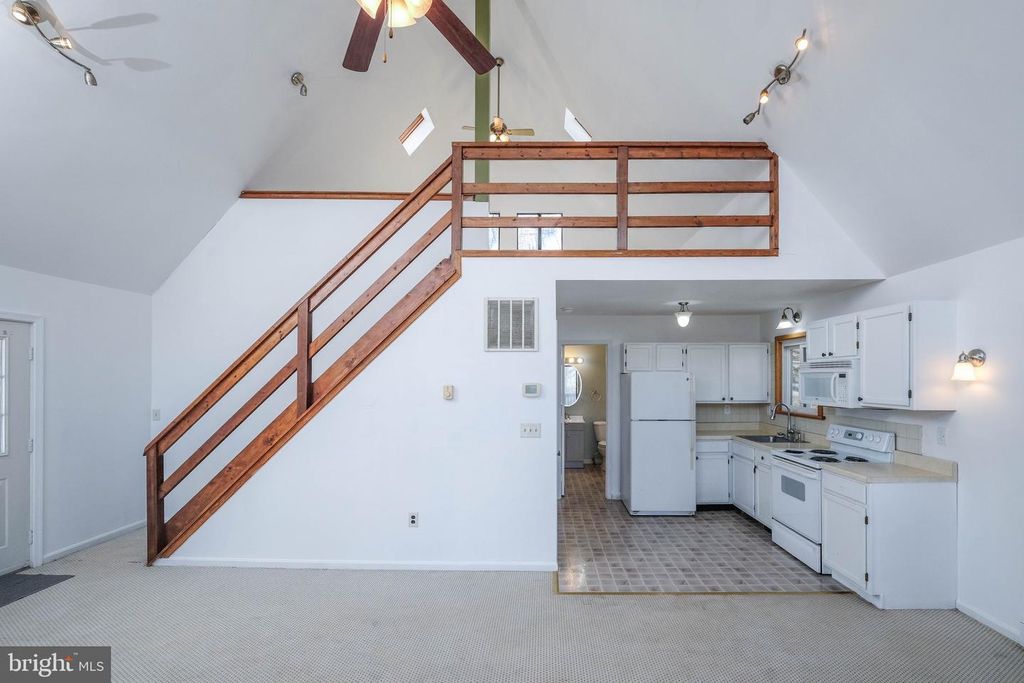 Image 5 of property listing at 59 ALPINE DR, Front Royal, VA 22630