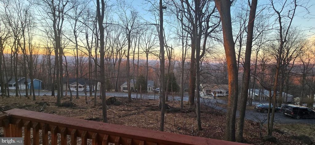 Image 6 of property listing at 59 ALPINE DR, Front Royal, VA 22630