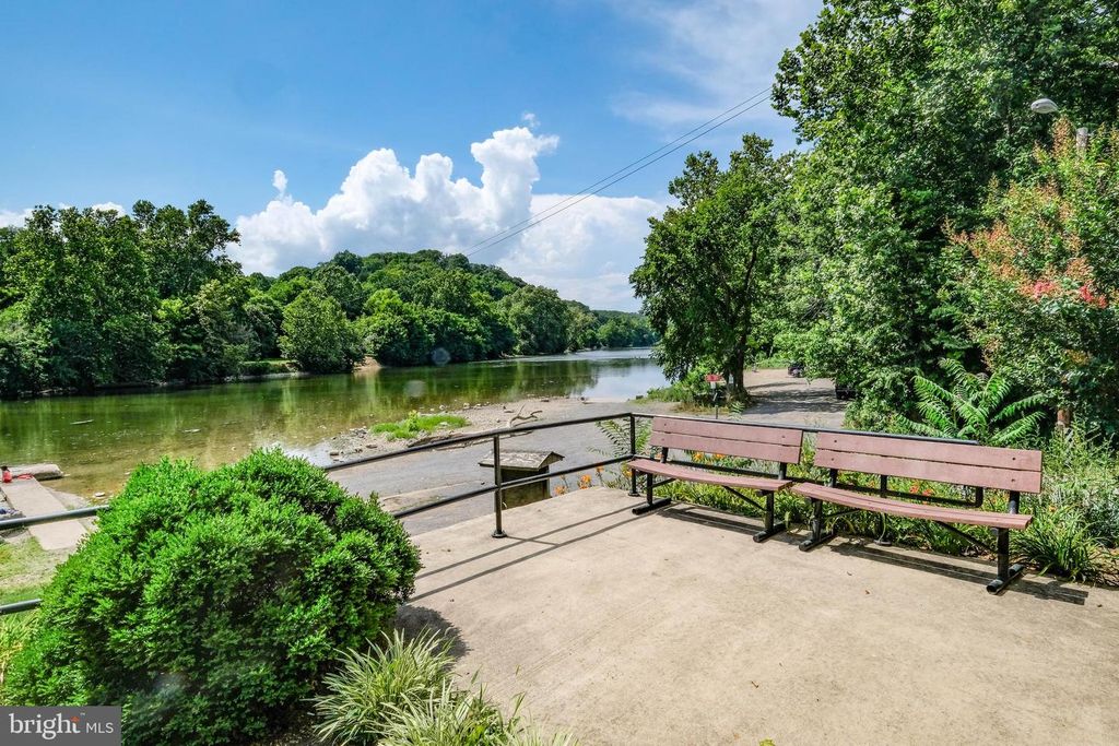 Image 69 of property listing at 59 ALPINE DR, Front Royal, VA 22630