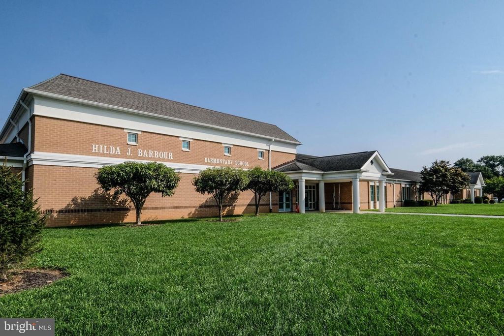 Image 70 of property listing at 59 ALPINE DR, Front Royal, VA 22630