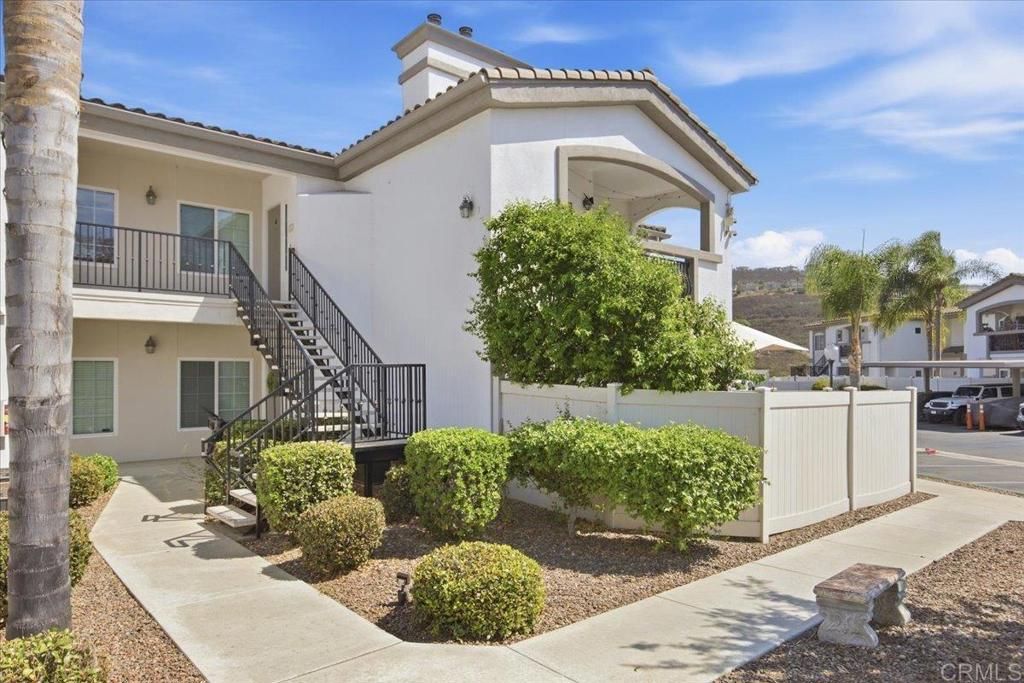 2708 Lake Pointe Drive 212, Spring Valley, CA 91977 — photo 2