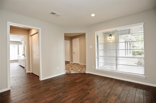 1135 Murrayhill Drive, Houston, TX 77043