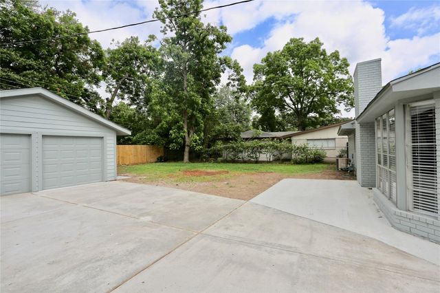 1135 Murrayhill Drive, Houston, TX 77043