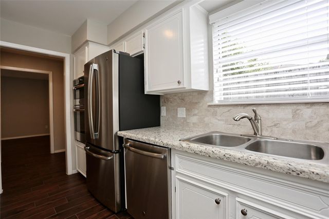 1135 Murrayhill Drive, Houston, TX 77043