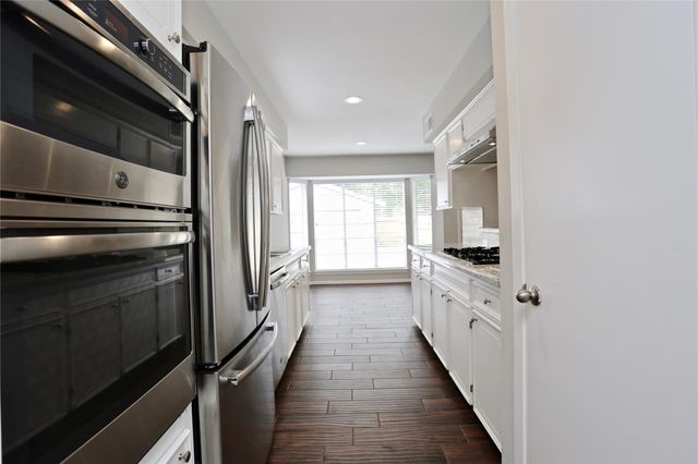 1135 Murrayhill Drive, Houston, TX 77043