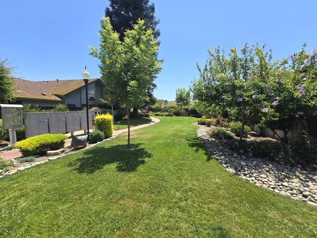 1229 W Bullard Avenue # 105, Fresno, CA 93711