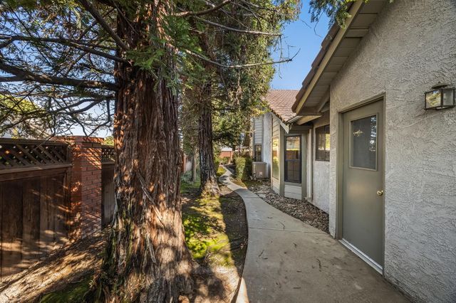 1229 W Bullard Avenue # 105, Fresno, CA 93711