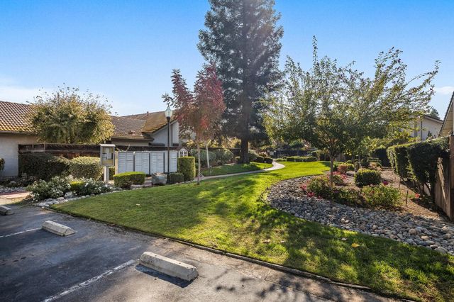 1229 W Bullard Avenue # 105, Fresno, CA 93711