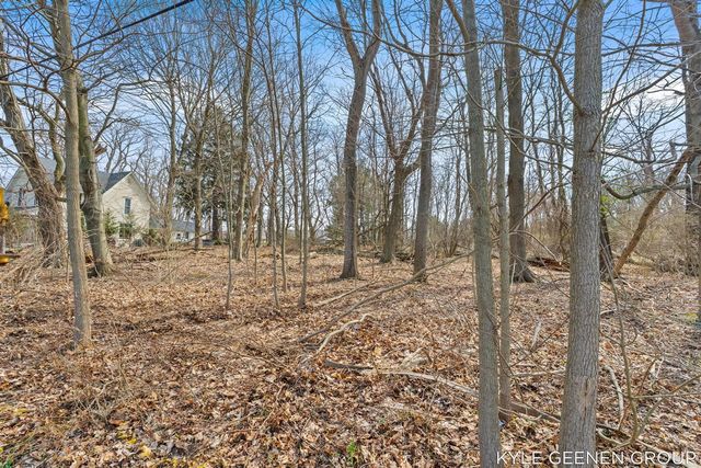 387 & 389 W Fremont Street, Douglas, MI 49406
