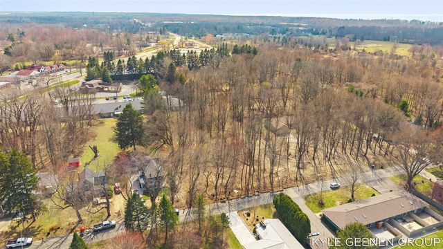 387 & 389 W Fremont Street, Douglas, MI 49406