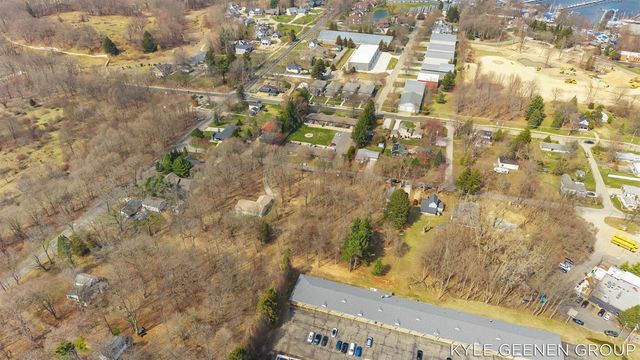 387 & 389 W Fremont Street, Douglas, MI 49406
