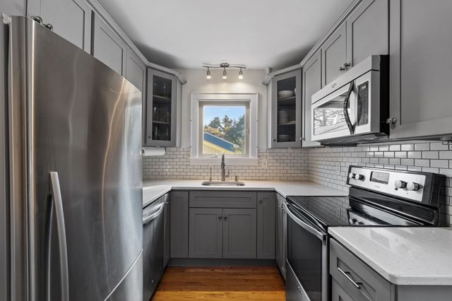 19 Autumn Circle, Canton, MA 02021