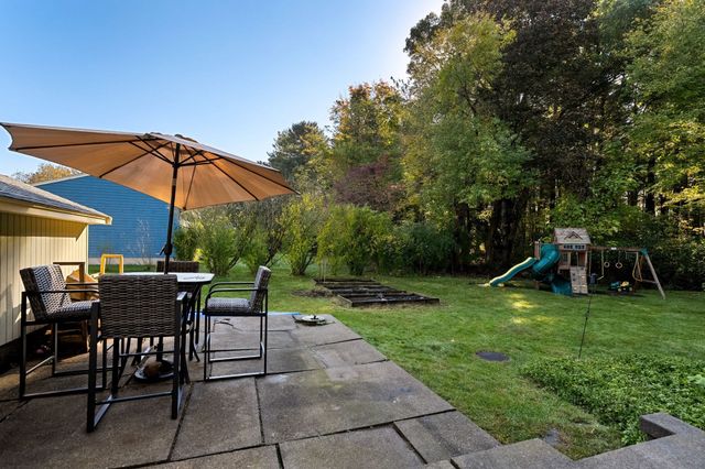 19 Autumn Circle, Canton, MA 02021