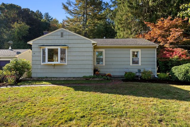 19 Autumn Circle, Canton, MA 02021