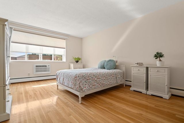 50 Green Street 401, Brookline, MA 02446
