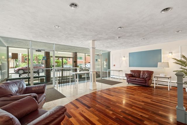 50 Green Street 401, Brookline, MA 02446