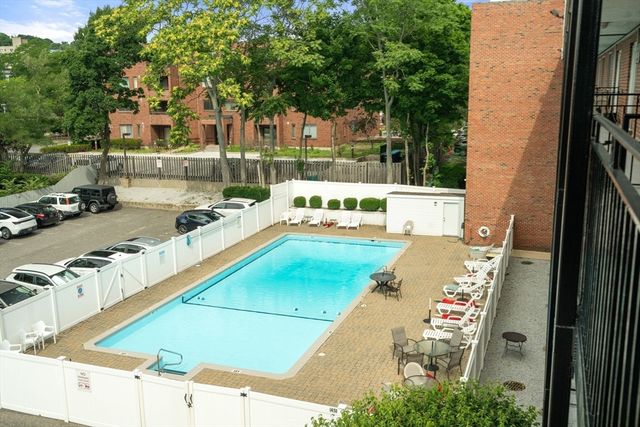 50 Green Street 401, Brookline, MA 02446