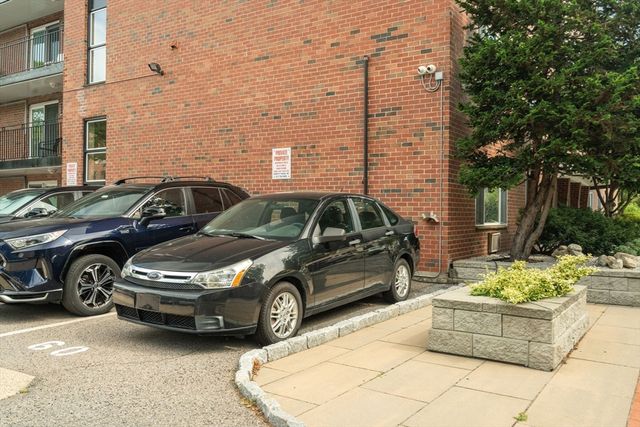 50 Green Street 401, Brookline, MA 02446