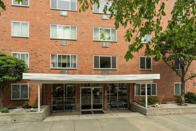 50 Green Street 401, Brookline, MA 02446