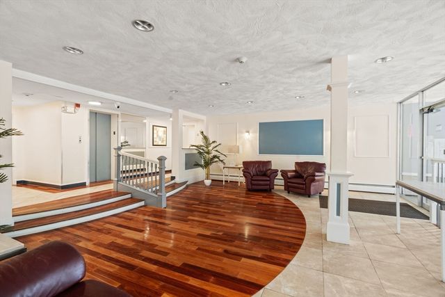 50 Green Street 401, Brookline, MA 02446
