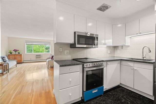 50 Green Street 401, Brookline, MA 02446