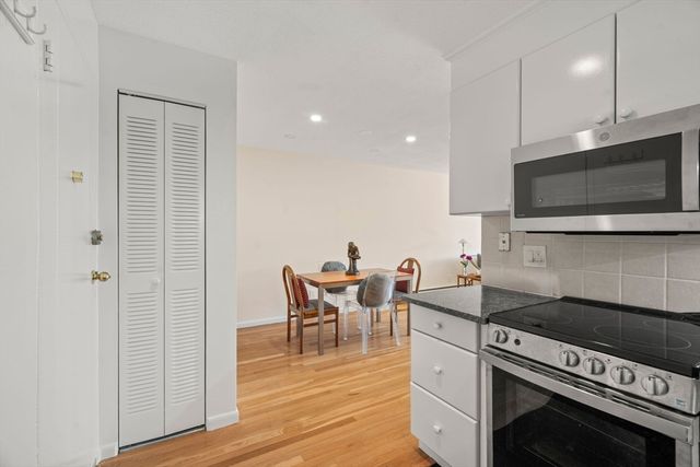 50 Green Street 401, Brookline, MA 02446