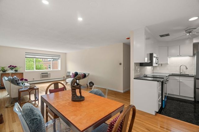50 Green Street 401, Brookline, MA 02446