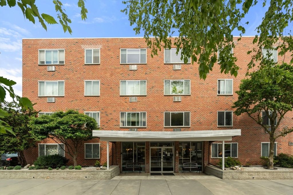 50 Green Street 401, Brookline, MA 02446