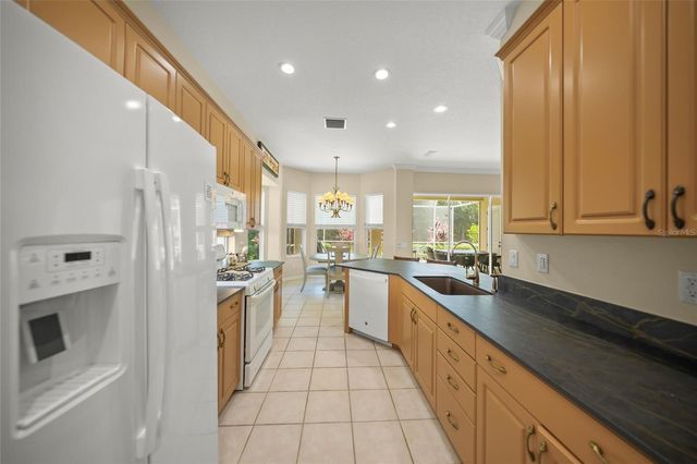 6923 LENNOX PLACE, University Park, FL 34201