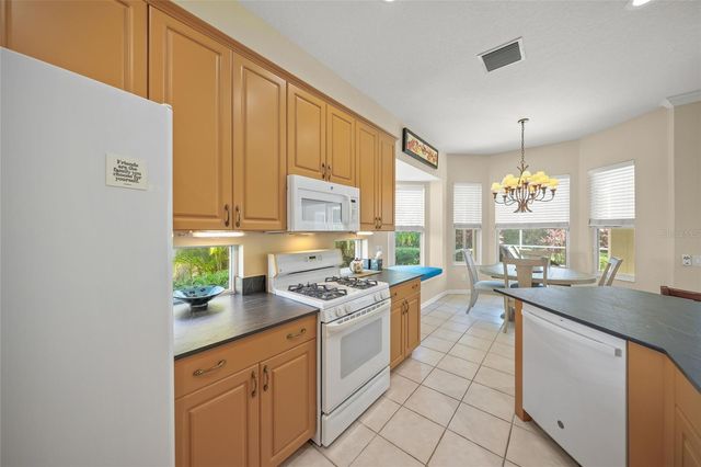 6923 LENNOX PLACE, University Park, FL 34201