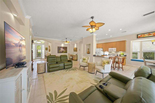 6923 LENNOX PLACE, University Park, FL 34201