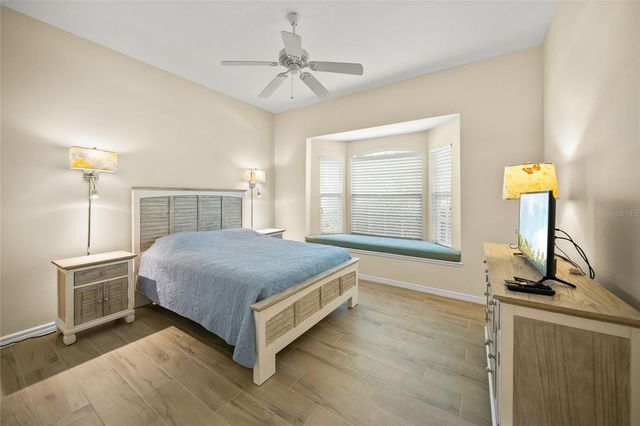 6923 LENNOX PLACE, University Park, FL 34201