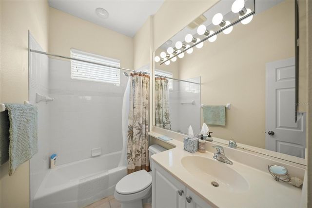 6923 LENNOX PLACE, University Park, FL 34201