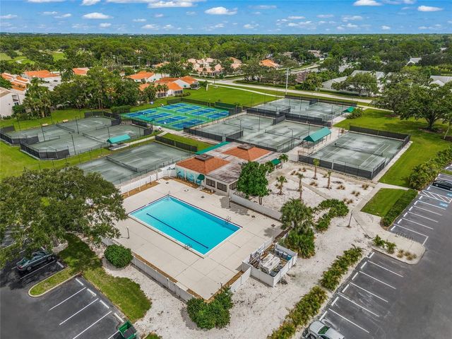 6923 LENNOX PLACE, University Park, FL 34201