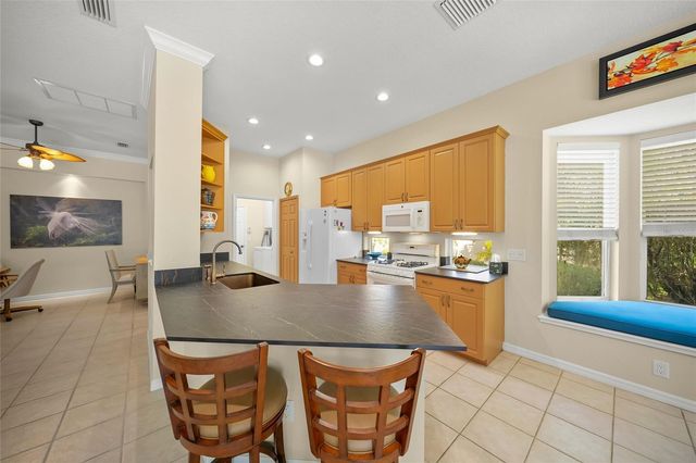 6923 LENNOX PLACE, University Park, FL 34201