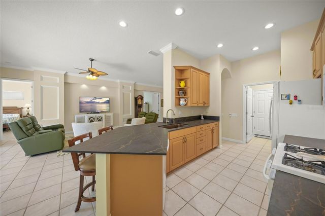 6923 LENNOX PLACE, University Park, FL 34201